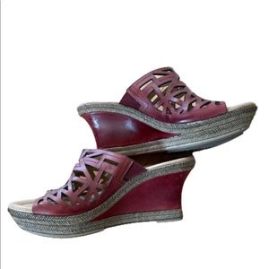 Earth Sugarpine Regal Red Leather wedges sandals 7